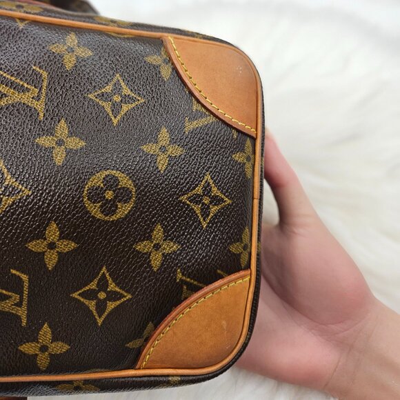 Louis Vuitton Monogram Danube - Picture 7 of 17